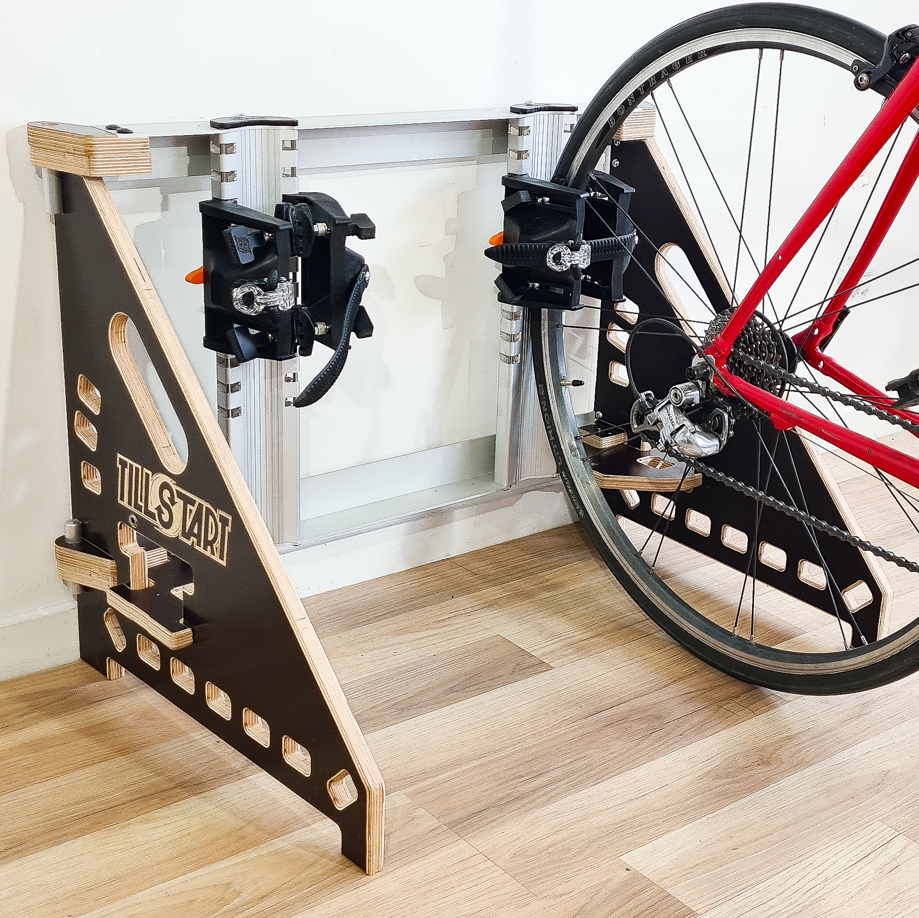 Porte vélo fourgon avec support fixation plancher